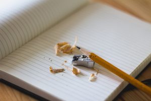 デッサン初心者です。「鉛筆を寝かせて描く」というのが上手く出来ません・・・